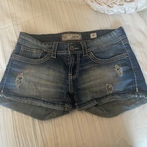 Super flattering Buckle Jean Shorts